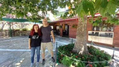 Το ζευγάρι που άφησε την πόλη και ζει σε ένα χωριό 110 κατοίκων στη Φλώρινα