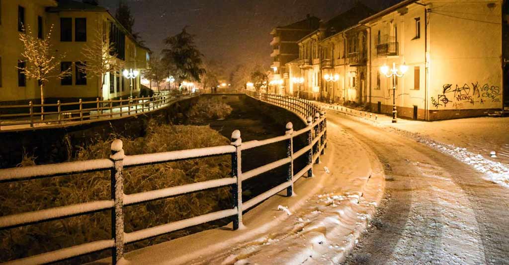 Η κακοκαιρία «Μπάρμπαρα» ξεκίνησε με χιόνια στο κέντρο της πόλης