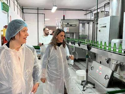 Επίσκεψη της Βουλευτή Π. Πέρκα στο εργοστάσιο της Ξινό Νερό Μονομετοχική ΑΕ ΟΤΑ