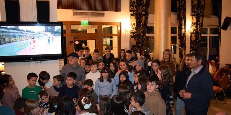 Η ομάδα τένις της Λέσχης Πολιτισμού Φλώρινας πραγματοποίησε την καθιερωμένη κοπή της βασιλόπιτας 1 Η ομάδα τένις της Λέσχης Πολιτισμού Φλώρινας πραγματοποίησε την καθιερωμένη κοπή της βασιλόπιτας
