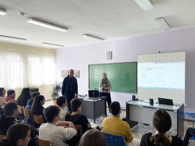 Οι μαθητές της Β’ τάξης του Γυμνασίου Φιλώτα είχαν την ευκαιρία να παρακολουθήσουν το webinar του εκπαιδευτικού προγράμματος KIDS SAVES LIFES