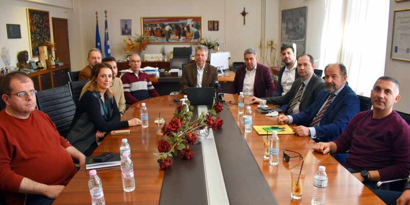 Συνάντηση του Αντιπεριφερειάρχη Φλώρινας Σωτήρη Βόσδου με αντιπροσωπεία της Κοινότητας Αναργύρων 1 Συνάντηση του Αντιπεριφερειάρχη Φλώρινας Σωτήρη Βόσδου με αντιπροσωπεία της Κοινότητας Αναργύρων