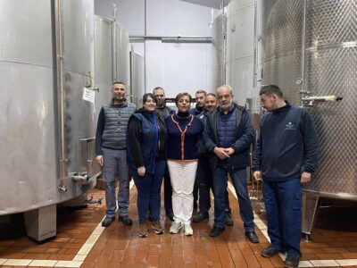 Η υποψήφια βουλευτής ΠΕ Φλώρινας με το ΠΑΣΟΚ-ΚΙΝΑΛ, Κρητικού Διαμαντούλα επισκέφτηκε επιχειρήσεις της περιοχής