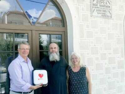 Παράδοση απινιδωτή στον Ιερό Ναό Αγίου Δημητρίου από τον Αντιπεριφερειάρχη Φλώρινας Σωτήρη Βόσδου