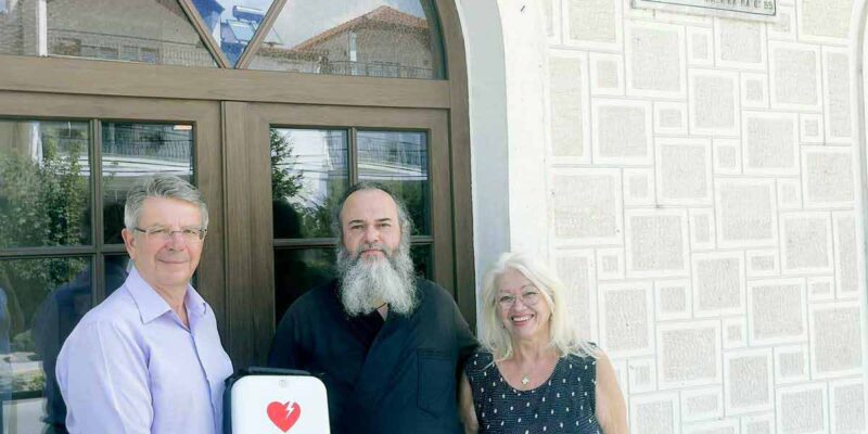 Παράδοση απινιδωτή στον Ιερό Ναό Αγίου Δημητρίου από τον Αντιπεριφερειάρχη Φλώρινας Σωτήρη Βόσδου