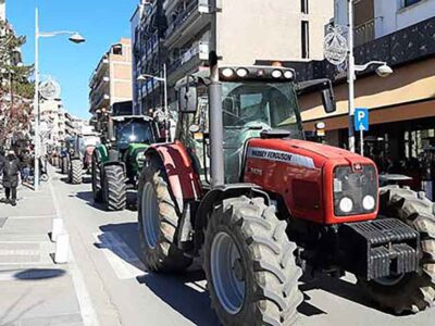 Πορεία τρακτέρ στο κέντρο της Κοζάνης