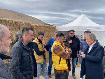 Συνάντηση του Γιώργου Αμανατίδη με αγρότες του μπλόκου των Κοίλων