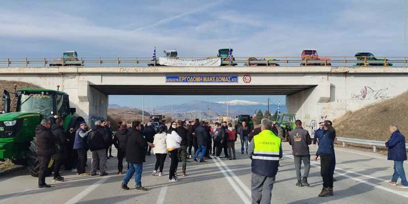 ΜΠΛΟΚΟ ΑΓΡΟΤΩΝ ΚΟΜΒΟΥ ΦΙΛΩΤΑ: Κάλεσμα σε κλείσιμο δρόμου σήμερα Πέμπτη στις 16:00