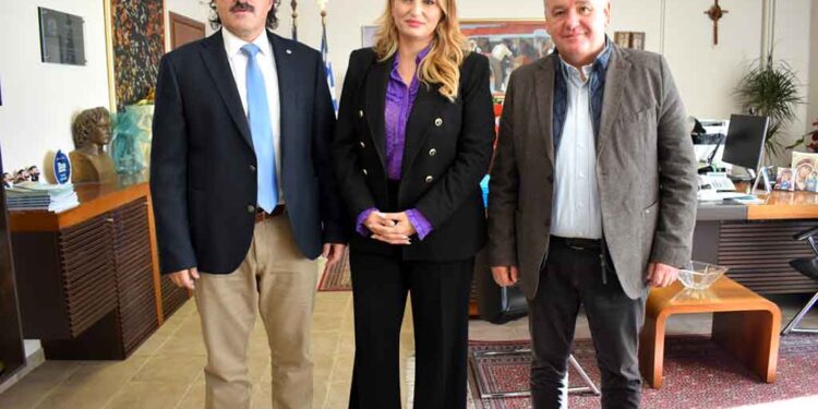 Συνάντηση της Συντονίστριας του Γραφείου του Πρωθυπουργού στη Θεσσαλονίκη Έλενας Σώκου με τον Αντιπεριφερειάρχη Φλώρινας