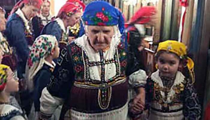 Αναβίωσε το έθιμο ‘Λαζαρίνες’,στη Ροδιανή Κοζάνης 1 Αναβίωσε το έθιμο ‘Λαζαρίνες’,στη Ροδιανή Κοζάνης