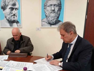 Υπογράφηκε από τον Περιφερειάρχη Δυτικής Μακεδονίας Γιώργο Αμανατίδη η σύμβαση για την αποκατάσταση του οδικού δικτύου ΠΕ Φλώρινας