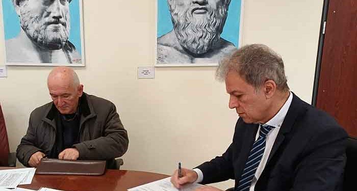 Υπογράφηκε από τον Περιφερειάρχη Δυτικής Μακεδονίας Γιώργο Αμανατίδη η σύμβαση για την αποκατάσταση του οδικού δικτύου ΠΕ Φλώρινας