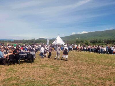 Με την "Γιορτή του Νάρκισσου" υποδέχτηκαν την άνοιξη στην Πρέσπα