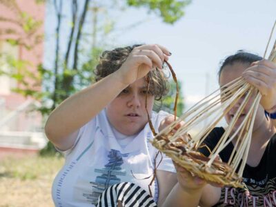 Εργαστήρι με φυσικά υλικά και η ΚΑΛΑΘΟΠΛΕΚΤΙΚΗ