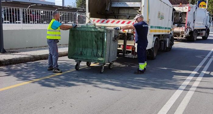 Εργασίες καθαρισμού και πλύσης κάδων απορριμμάτων από τον Δήμο Αμυνταίου