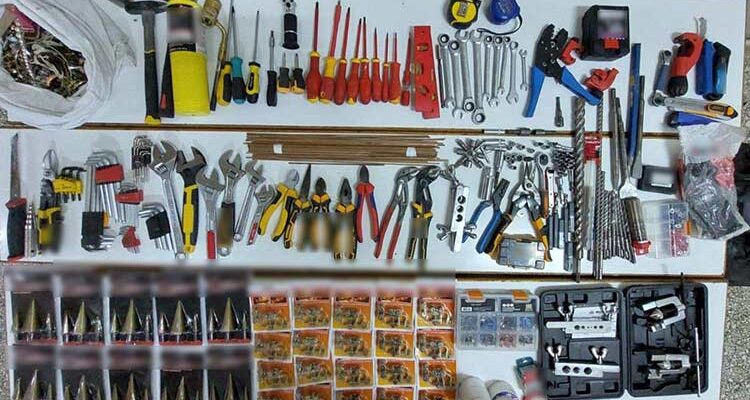 Συνελήφθη 51χρονος αλλοδαπός, να μεταφέρει με Ι.Χ.Ε. αυτοκίνητο πλήθος κλοπιμαίων εργαλείων