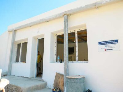 Με αποκλειστική χορηγία της Motor Oil και σε συνεργασία με την Ομάδα Αιγαίου η ολική ανακατασκευή του σπιτιού της κυρίας Ρηνιώς στην ακριτική Κίναρο