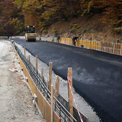 Δήμος Πρεσπών: Σε δημοπράτηση έργο 320.000 ευρώ για τη βελτίωση της τοπικής οδοποιίας 2 Ολοκληρώθηκε η αποκατάσταση του οδικού δικτύου στο 11ο χλμ της Εθνικής Οδού Φλώρινας - Πρέσπας