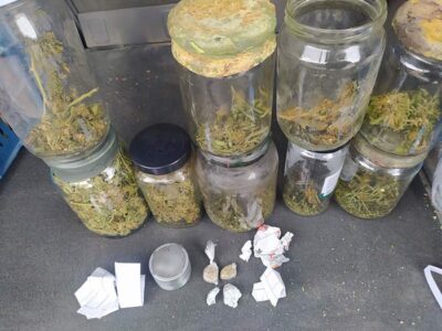 Συνελήφθη από αστυνομικούς του Τμήματος Φλώρινας και Αμυνταίου, 54χρονος ημεδαπός για κατοχή ακατέργαστης κάνναβης και κοκαΐνης