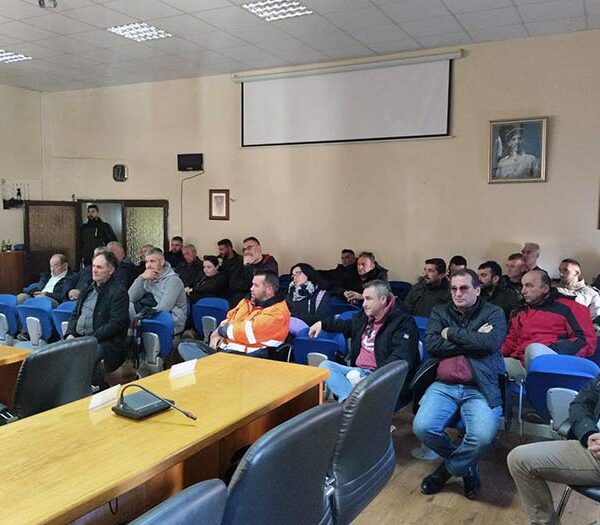 ΟΛΟΙ ΑΓΡΟΤΕΣ ΚΑΙ ΚΤΗΝΟΤΡΟΦΟΙ ΤΗΝ ΠΕΜΠΤΗ 23/01 ΣΤΗΝ ΠΕΡΙΦΕΡΕΙΑ ΔΥΤ. ΜΑΚΕΔΟΝΙΑΣ