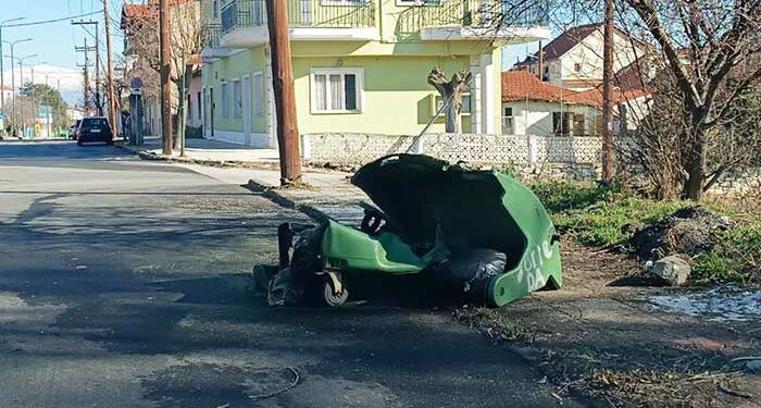 Δήμος Φλώρινας: Καταστροφή κάδων αποκομιδής από ρίψη στάχτης