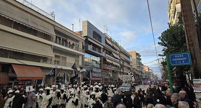 45 "πληρώματα" στη καρναβαλική παρέλαση στην Πτολεμαΐδα