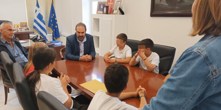 Με μαθητές του 5ου Δημοτικού Σχολείου συναντήθηκε ο Δήμαρχος Φλώρινας