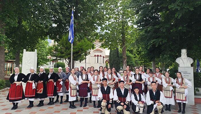 Το παιδικό – εφηβικό χορευτικό του «Αριστοτέλη» στο 1ο Παιδικό Χορευτικό Συναπάντημα 1 Το παιδικό – εφηβικό χορευτικό του «Αριστοτέλη» στο 1ο Παιδικό Χορευτικό Συναπάντημα
