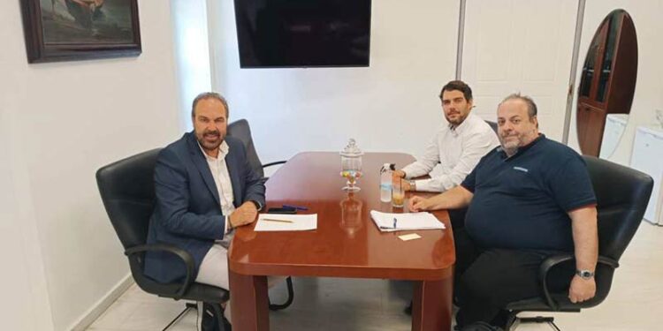 Συνάντηση του Δημάρχου Φλώρινας με εκπροσώπους της Πανελλήνιας Ένωσης Προσωπικού Έλξης