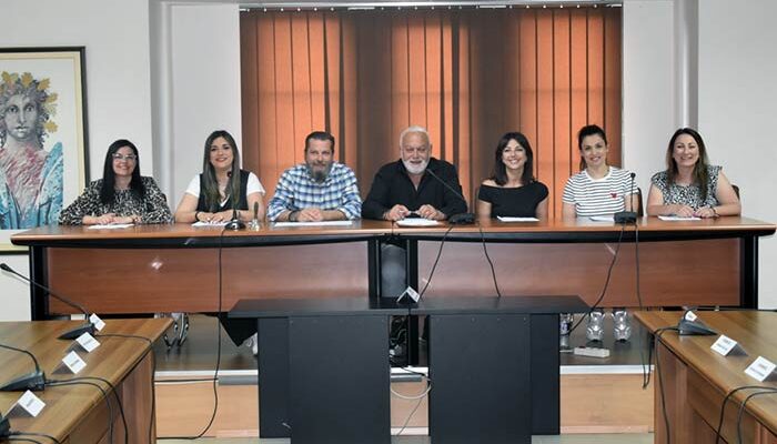 Το σπασμένο τηλέφωνο της αγάπης: Η πρώτη γιορτή παιδιού των συλλόγων γονέων και κηδεμόνων πρωτοβάθμιας εκπαίδευσης του Δήμου Φλώρινας 1 Το σπασμένο τηλέφωνο της αγάπης: Η πρώτη γιορτή παιδιού των συλλόγων γονέων και κηδεμόνων πρωτοβάθμιας εκπαίδευσης του Δήμου Φλώρινας