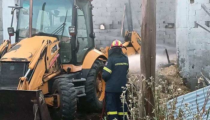 Κατάσβεση φωτιάς σε κτηνοτροφική μονάδα στην κοινότητα Μεσόκαμπου 1 Κατάσβεση φωτιάς σε κτηνοτροφική μονάδα στην κοινότητα Μεσόκαμπου