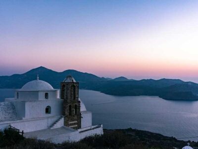 Η Αρχιτεκτονική της Μήλου: Λιτή Ομορφιά και Ιστορική Συνέχεια