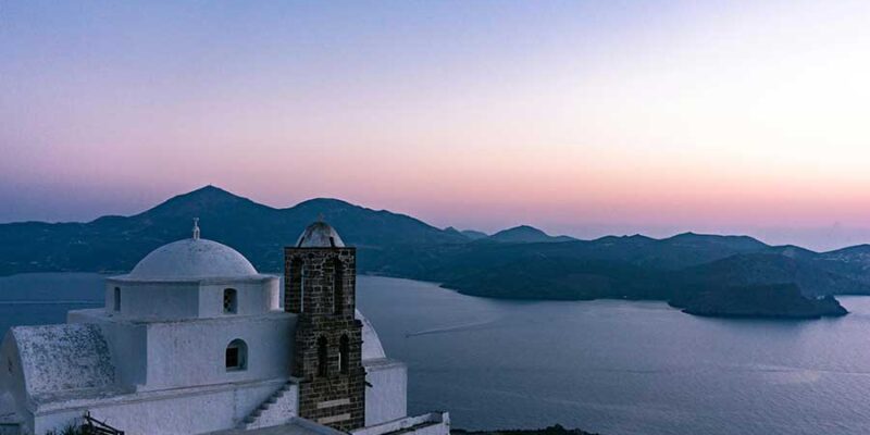 Η Αρχιτεκτονική της Μήλου: Λιτή Ομορφιά και Ιστορική Συνέχεια