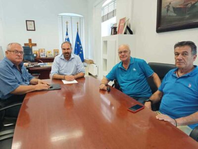 Με μέλη της Πανελλήνιας Ομοσπονδίας Πολιτιστικών Συλλόγων Μακεδόνων συναντήθηκε ο Δήμαρχος Φλώρινας