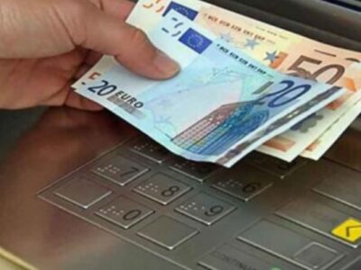 ATM: «Εγκαίνια» από αύριο για τις μηδενικές τραπεζικές προμήθειες
