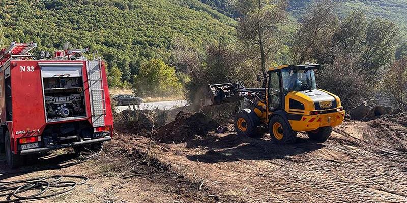 Κατάσβεση πυρκαγιάς στην κοινότητα Άνω Κλεινών
