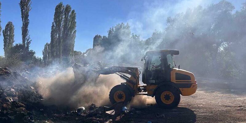 Φωτιά ξέσπασε εντός κατοικημένης περιοχής στην κοινότητα Μελίτη