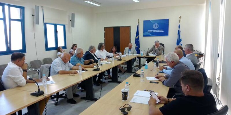 Συνάντηση είχε τη Δευτέρα ο Γραμματέας της Αποκεντρωμένης Διοίκησης Ηπείρου-Δυτικής Μακεδονίας Δρ Ιωάννης Σάββας με τους Δημάρχους των Π.Ε. Δυτικής Μακεδονίας