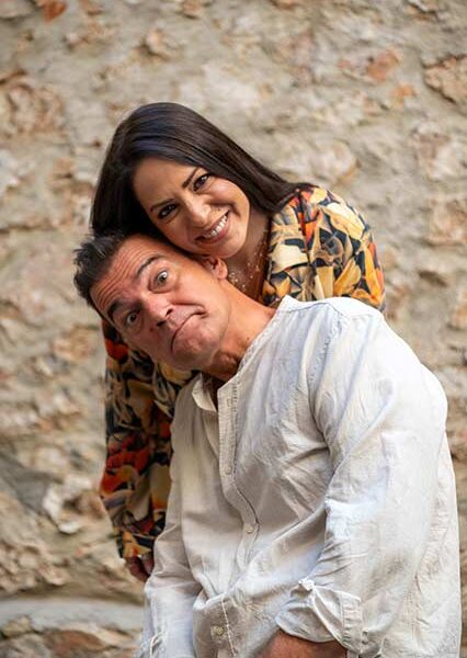 «CHECK IN για 2» του Μάκη Τσούφη - Έρχεται στη ΦΛΩΡΙΝΑ