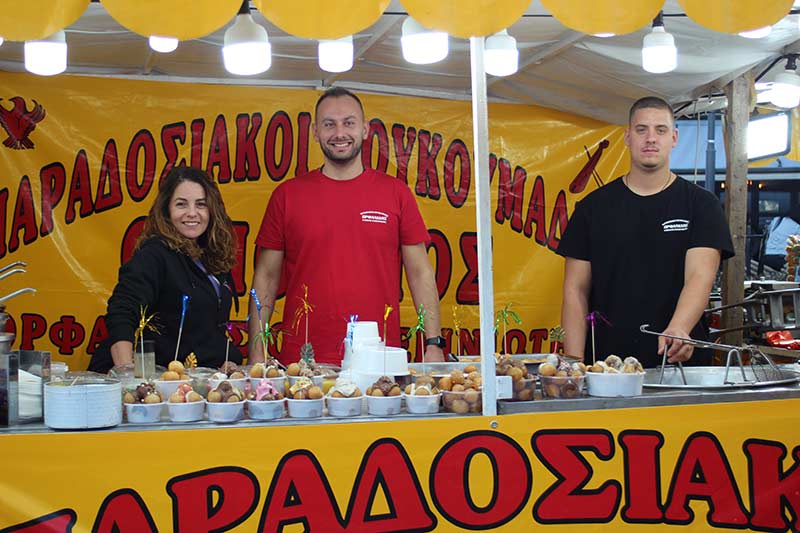 Παραδοσιακοί Λουκουμάδες και φρέσκο χαλβά Φαρσάλων! “Ορφανίδης ο Πόντιος ο Κατερινιώτης” στην εμποροπανήγυρη Αμυνταίου 2025