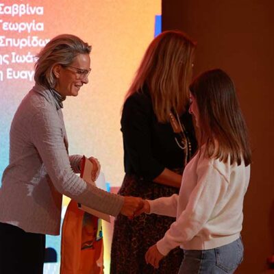 ΔΕΗ - Βράβευσε 443 παιδιά εργαζομένων που αρίστευσαν στη Δευτεροβάθμια και Τριτοβάθμια εκπαίδευση