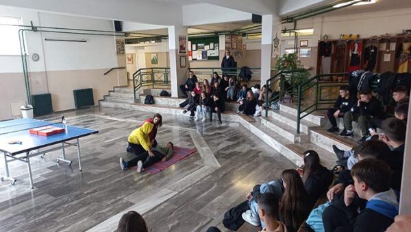 Η Διεύθυνση και ο Σύλλογος Διδασκόντων του Γυμνασίου Φιλώτα εκφράζουν τις θερμές τους ευχαριστίες