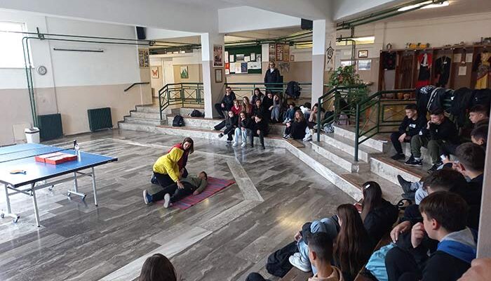 Η Διεύθυνση και ο Σύλλογος Διδασκόντων του Γυμνασίου Φιλώτα εκφράζουν τις θερμές τους ευχαριστίες