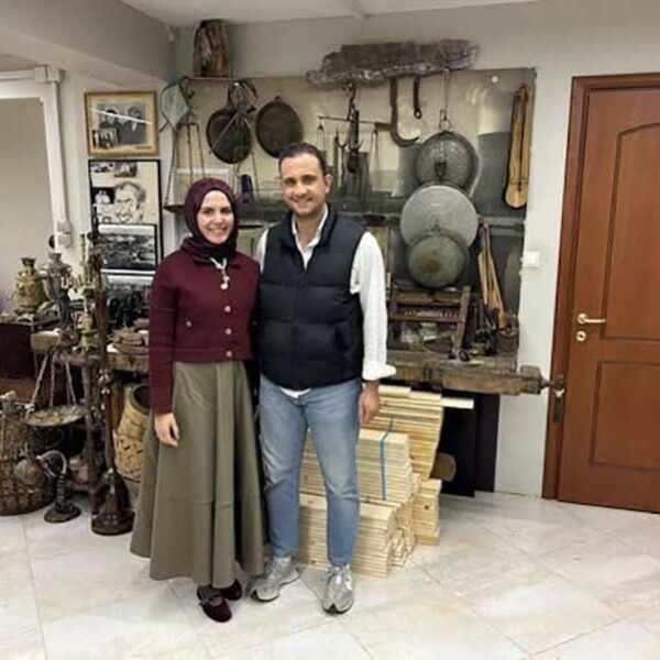 Δύο νέα παιδιά από την Τοκάτη της Τουρκίας αναζητούν στην Πτολεμαΐδα τις ρίζες τους