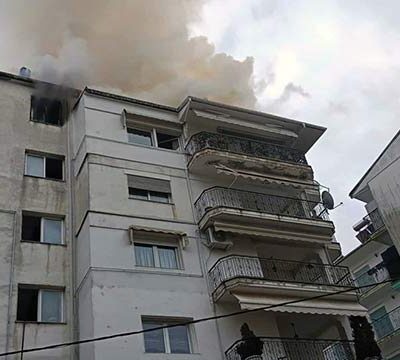 Φωτιά σε διαμέρισμα πολυκατοικίας στη Φλώρινα