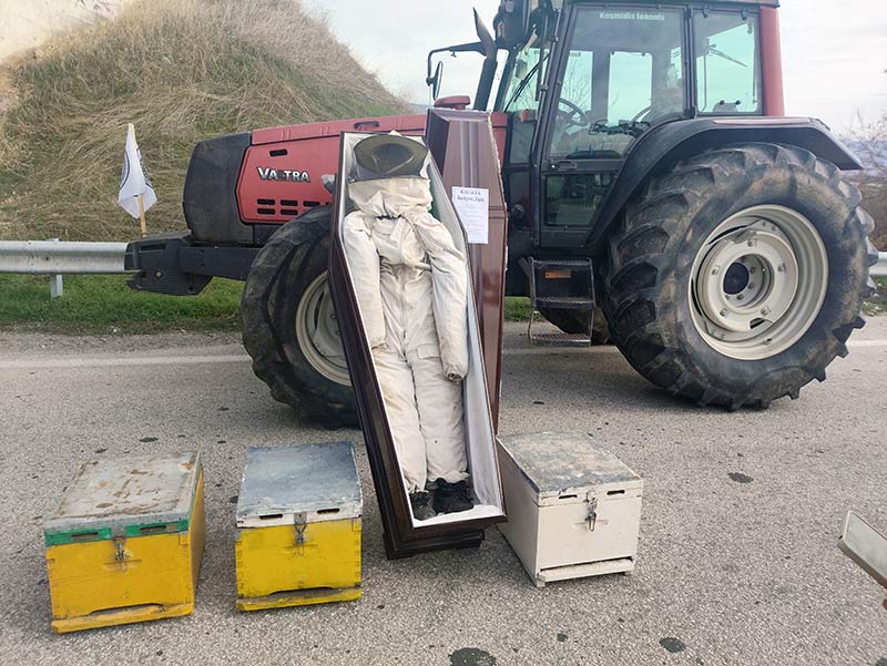 Στήθηκε το μπλόκο στον κόμβο Φιλώτα! Σήμερα στις 12:00 θα γίνει συνέλευση