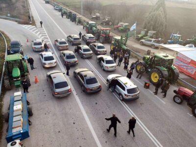 Η αλληλεγγύη σας μας διναμώνει ακόμη περισσότερο! Οι οδηγοί ταξί από την Πτολεμαϊδα στο μπλόκο του Φιλώτα