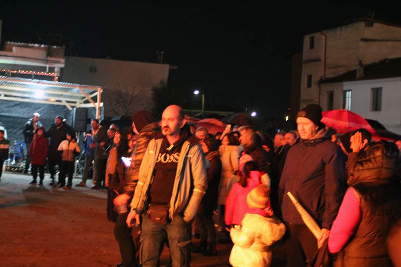 Βίντεο – Αναβίωσε το έθιμο Τσιριβάρβαρα 2025 για μια ακόμη χρονιά, στο Αμύνταιο