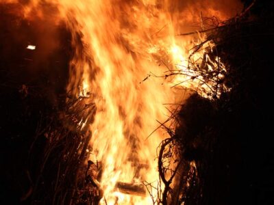 Βίντεο – Αναβίωσε το έθιμο Τσιριβάρβαρα 2025 για μια ακόμη χρονιά, στο Αμύνταιο