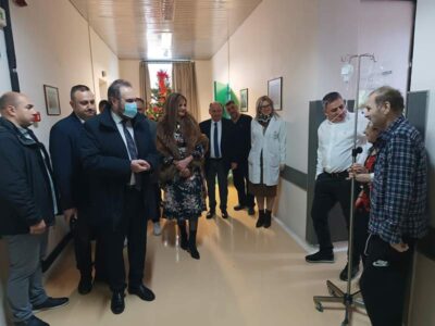 Το Γενικό Νοσοκομείο Φλώρινας και το ΕΚΑΒ επισκέφτηκε τα Χριστούγεννα ο Δήμαρχος Φλώρινας